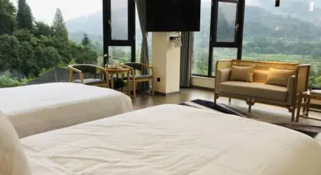 Pengzhou Longmen Four Seasons Homestay, Boek Hotel Hotels in Chengdu met parkeren, Parkeren