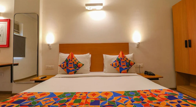 Номер Premium FabHotel Lord Inn