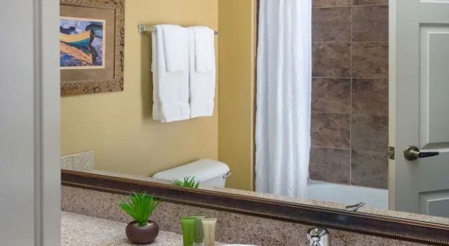 Четырёхместный номер Standard с видом на озеро Bridges Bay Resort