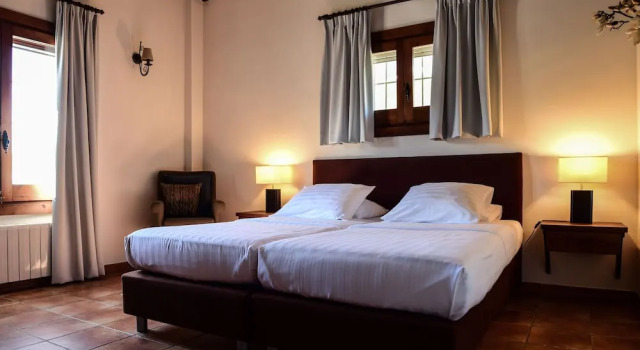 1144 Villa la Perla