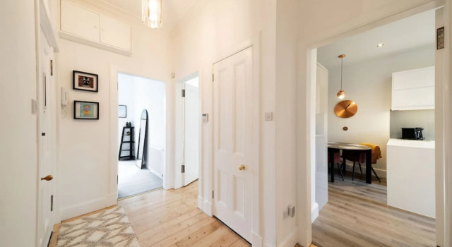 Jane s Place - Chic 2 bed Apartment, Забронировать Апартаменты/квартира Отели Ангус с парковкой, Парковка