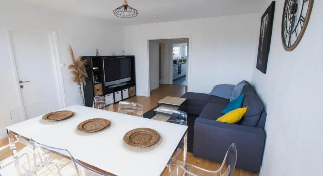 Апартаменты Spacieux appartement avec Balcons, 4 chambres, espace & confort, Centre Gare