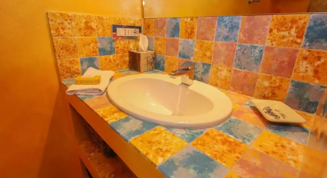 Апартаменты ALTIDO Apt for 3 with Rooftop Balcony and Lovely CityView