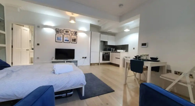 Lux Kings RD City Centre Studio Apartment Reading