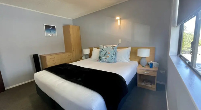 Номер Deluxe c 1 комнатой с балконом Hacienda Motor Lodge