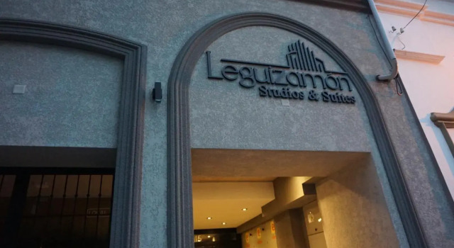 Leguizamon Studios & Suites Premium, Забронировать Отель Отели Сальта с парковкой, рядом с La Merced Church, Парковка