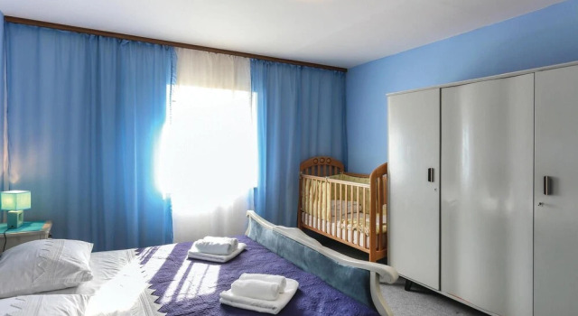 Stunning Home in Kastel Gomilica With Wifi and 2 Bedrooms, Rezerwuj Hotel Hotele w Split-Dalmatia County z parkingiem, Parking