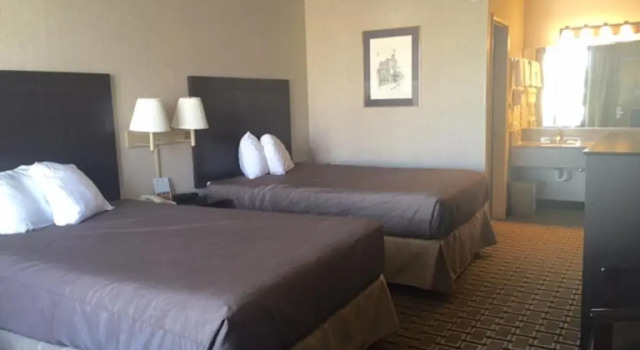 Четырёхместный номер Deluxe Fiddlers Inn Opryland