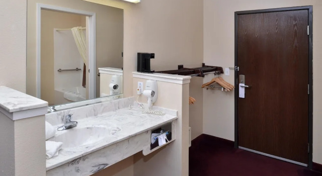 Двухместный люкс Americas Best Value Inn Somerville Texas