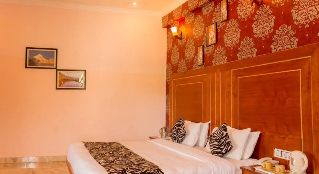 V Resorts The Dukes Den Corbett, Rezerwuj Hotel Hotele w Uttarakhand z basenem, Basen
