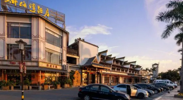 Royal Bay Hotel, Rezerwuj Hotel Hotele w Zhuhai z parkingiem, Parking