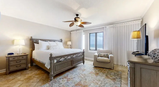 Bright & Airy Oceanfront Condo With Pool, Huge Balcony, Washer/dryer & AC