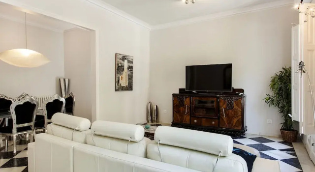 Apartment Barcelona Paseo de Gracia, Забронировать Апартаменты/квартира Грасиа Барселона, рядом с Jove Regina Theatre