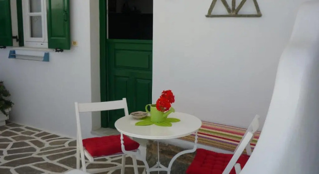 Студия Porto Vlastos