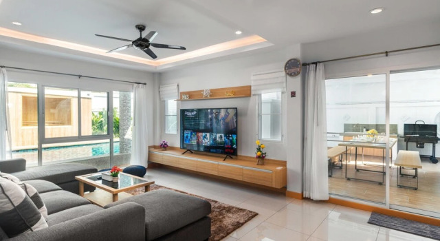 Luxury Pool Villa 6BR
