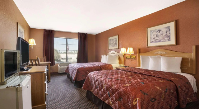 Четырёхместный номер Standard Garner Hotel Phoenix Northwest - Surprise by IHG