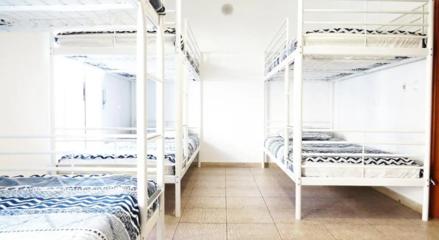 Кровать в общем номере The 17 Party Hostel