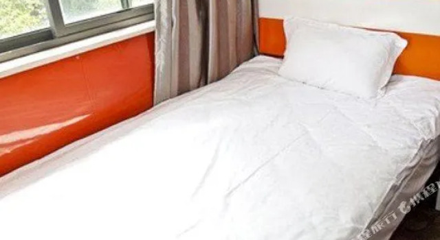 99旅馆连锁(上海九亭大街店), Varaa Hotelli Shanghai Shanghai