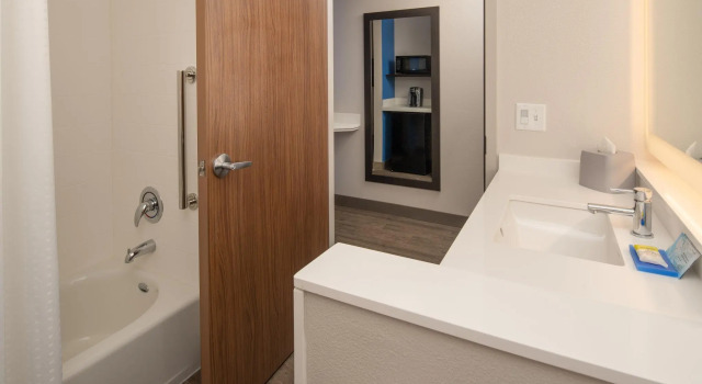 Четырёхместный номер Standard Holiday Inn Express & Suites - Camas by IHG