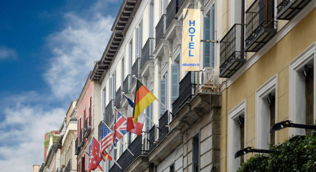 Alhambra Suites, Забронировать Отель Отели Мадрида с завтраком, рядом с Театр Монументал, Завтраки