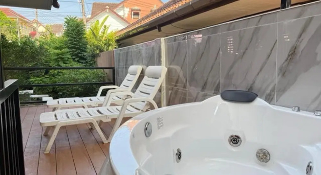 Номер Standard с 2 комнатами с балконом Angel Pool Villa Phuket