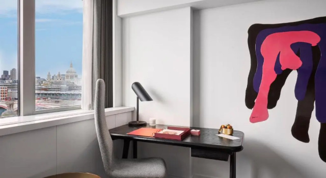 Номер Deluxe с видом на реку Sea Containers London