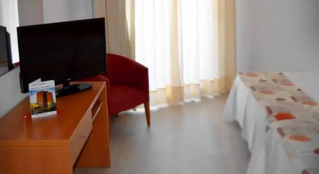 Четырёхместный номер Standard с балконом Hotel Alone