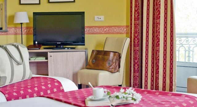 Htel du Soleil - Le Terminus, Book Hotel Hoteller i Carcassonne med pool, Swimmingpool