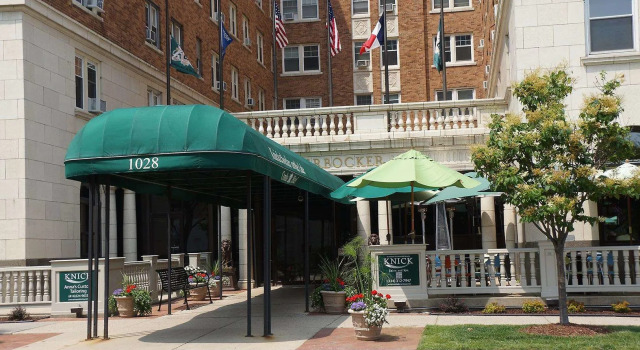 Knickerbocker on the Lake, Book Hotel Milwaukee Wisconsin, nær Northwestern Mutual