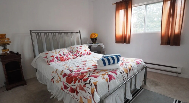 Sunrise Rooftop Condo 3 Bedrooms 1 Bathroom Condo, Buchen Sie Ferienwohnung Penticton 