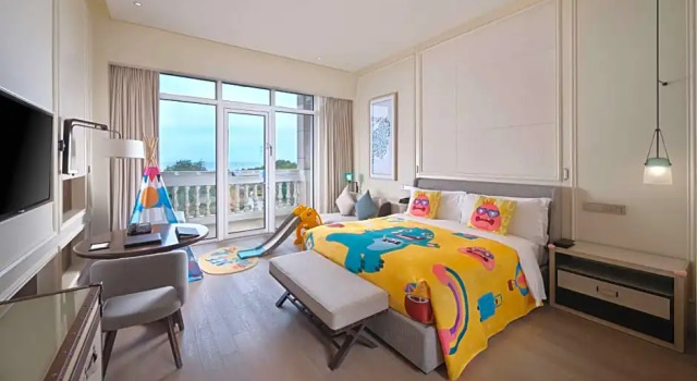 Семейный номер Standard с балконом и с видом на океан Hilton Dalian Golden Pebble Beach Resort