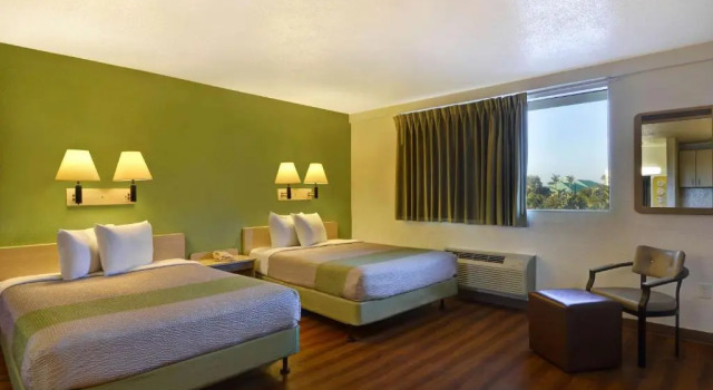 Четырёхместный номер Standard Motel 6-Cocoa Beach, FL