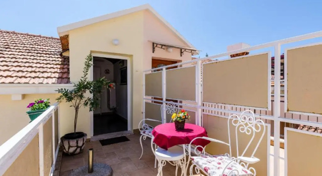 Апартаменты с 2 комнатами с балконом и с видом на море Beautiful Sea View Apartments