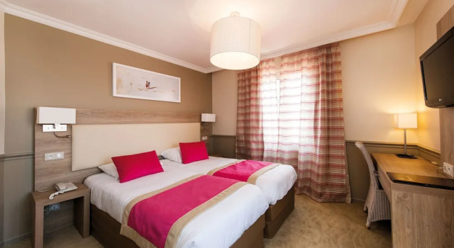 Номер Comfort с видом на море Hôtel Vacances Bleues Royal Westminster