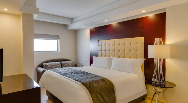 Люкс Пентхаус с 3 комнатами с видом на город Protea Hotel by Marriott Cape Town North Wharf