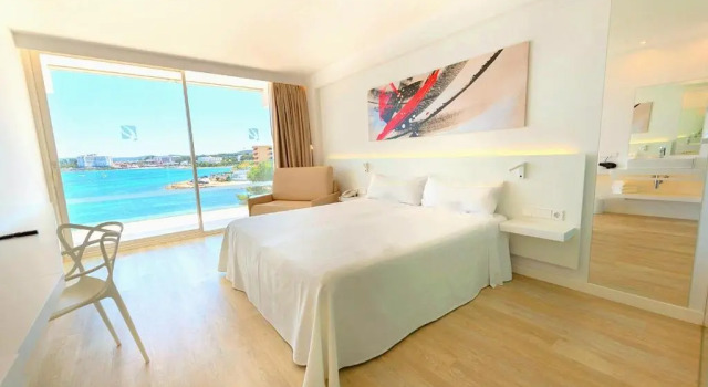 Двухместный номер Deluxe с видом на море Els Pins Resort & Spa - Emar Hotels