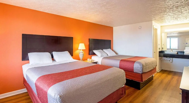 Четырёхместный номер Comfort Budget Inn-Norfolk, VA - Oceanview