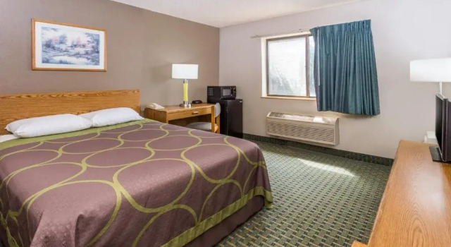 Номер Standard Super 8 by Wyndham St. Charles