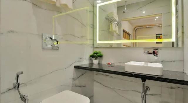 Номер Deluxe The Gold Regency - 02 Mins from New Delhi Railway Station