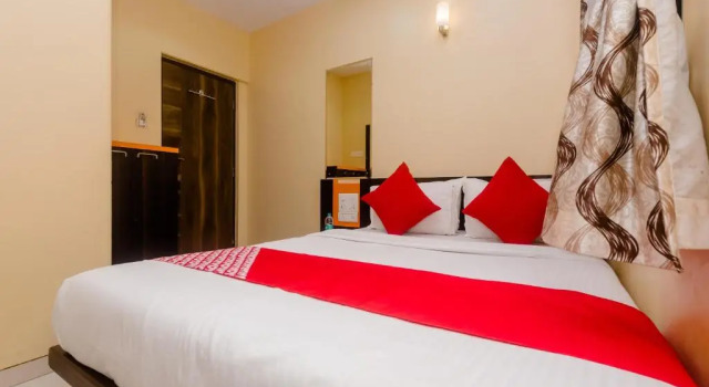 OYO 5352 Hotel Airport Metro, Varaa Hotelli Hotellit New Delhi uima-altaalla, Uima-allas