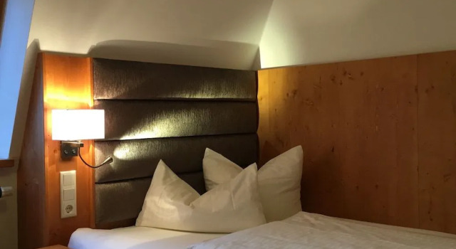 Landgasthof Zum Schnapsbrenner, Book Hotel Spalt Franconian Lake District