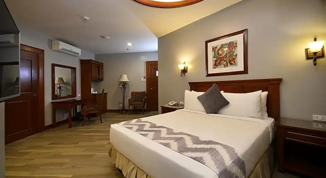 Двухместный номер Standard Paragon Hotel and Suites