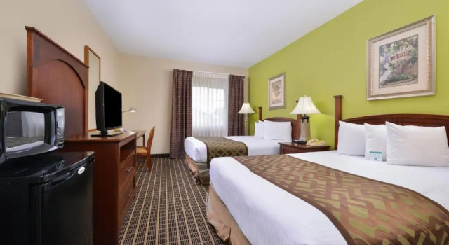 Standard Vierer Zimmer Regency Inn Geneseo IL I-80