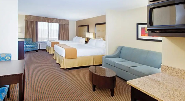 Люкс Holiday Inn Express Hotel & Suites Cordele North by IHG