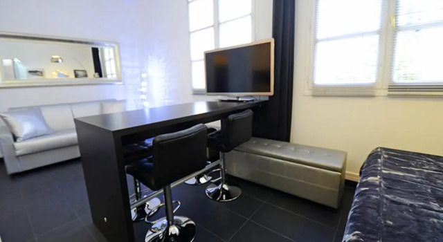 Silver Black Flat, Забронировать Отель Париж Иль-де-Франс, рядом с Лувр — Риволи