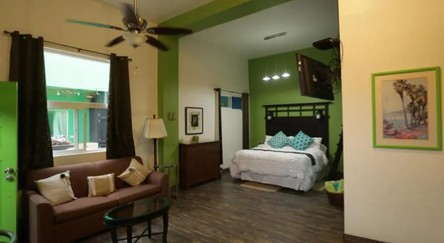 Trojan House, Rezerwuj Hotel Ensenada Baja California