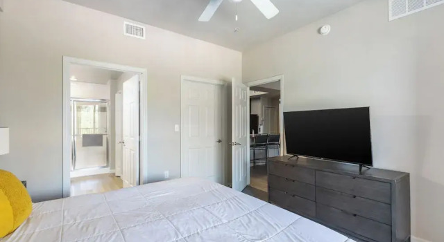Landing Stylish 1BD Game Room Yoga Studio, Забронировать Отель Отели Форт-Майерс 4 звезды, 4*