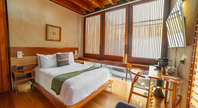 Полулюкс El Recinto Luxury Hotel