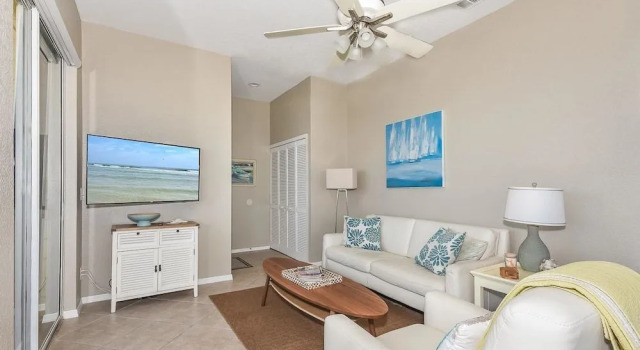 OT201 - Ocean Club at Turtlemound - Corner Unit by RedAwning, Prenota Hotel New Smyrna Beach 