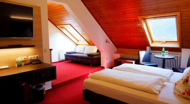 Четырёхместный номер Standard Hotel Schoos